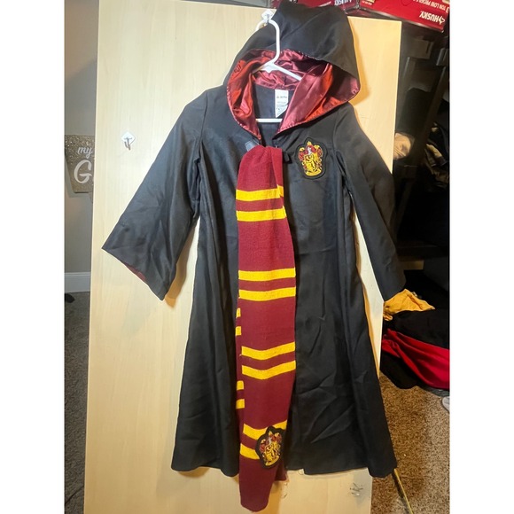 Harry Potter Other - Kids Harry Potter Gryffindor Robe Costume with Scarf Hogwarts Wizarding World